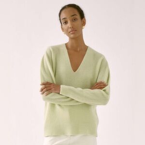 Sayaka Davis Cashmere V-Neck Sweater in Small EUC Quiet Luxury